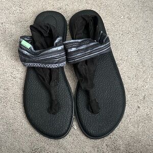 Sanuk Black and Gray Women's Sandals